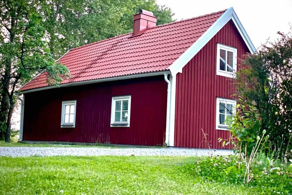 Eget Hus Med Bra Laege Och Toppstandard Linköping Buitenkant foto